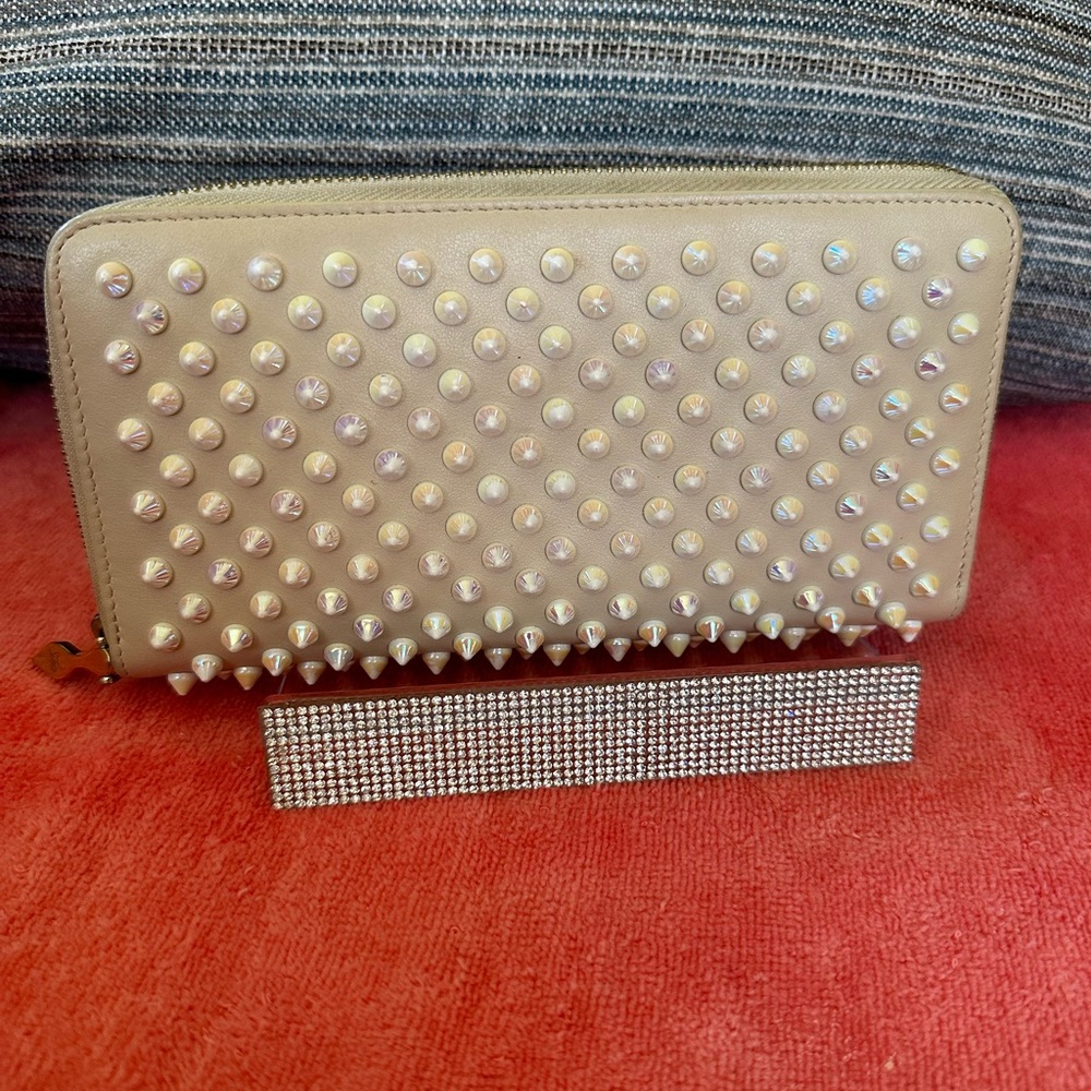 CHRISTIAN LOUBOUTIN STUDDED WALLET CREAM W/IRIDESCENT EUC GORGEOUS - Picture 2 of 12